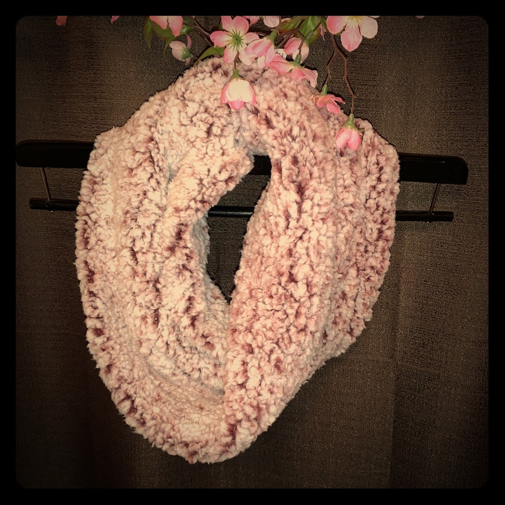 🌸Pink Sherpa Infinity Scarf